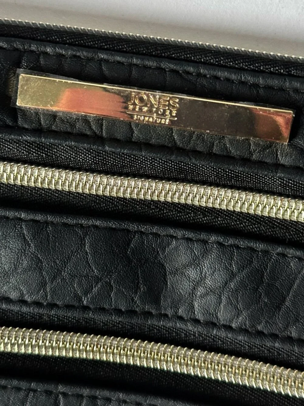 Jones New York Signature Black Charging Pouch Clutch w/Power Bank Vintage NWOT